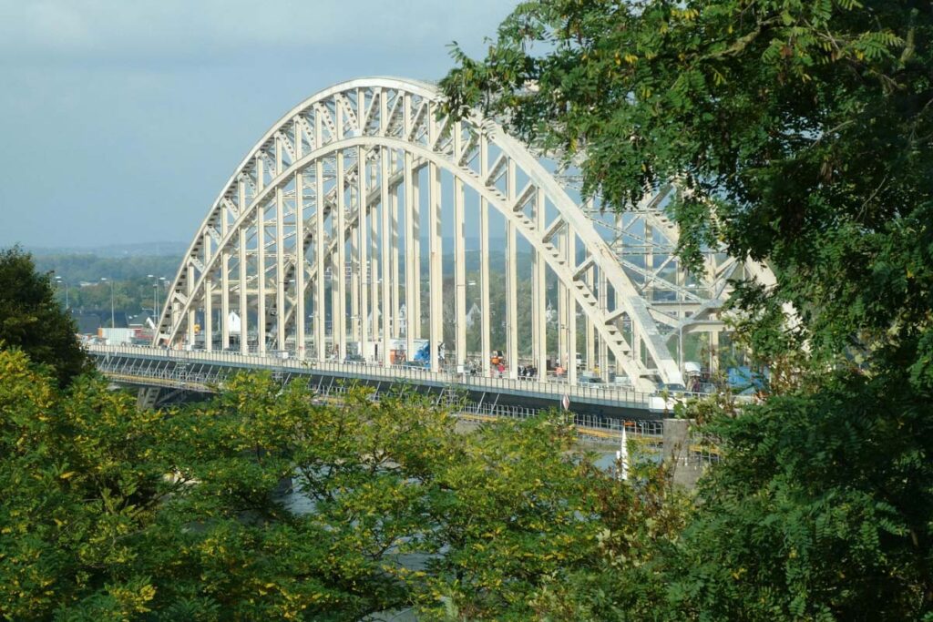Steel Frame Bridges: History, Notable Examples & Challenges